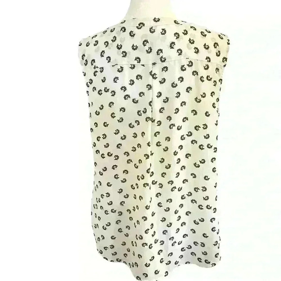 Talbots Sleeveless Blouse Size MP White with Black Design V neck ruffle collar - Picture 4 of 8